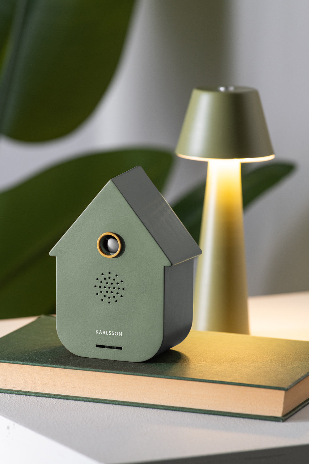 Karlsson Sound Box Modern Cuckoo – Vogelhuisje Jungle green, sfeer