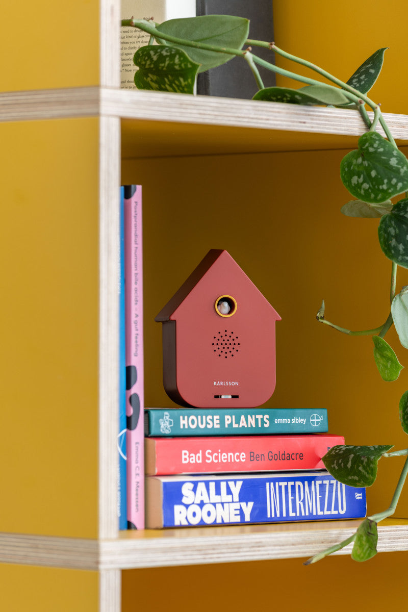Karlsson Sound Box Modern Cuckoo – Vogelhuisje Red Ochre, sfeer