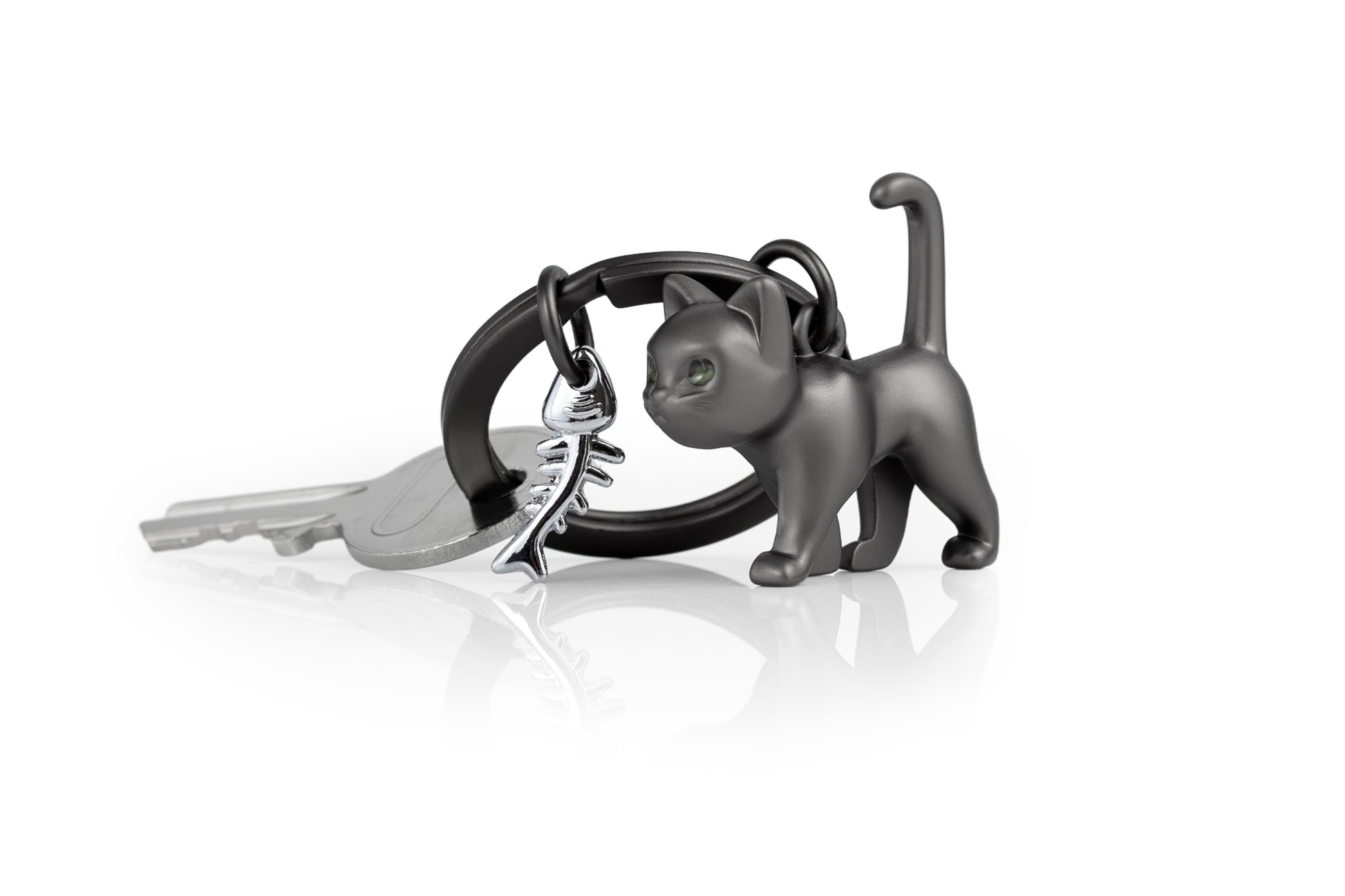Metalmorphose Black Cat sleutelhanger aan sleutelbos - praktijkvoorbeeld